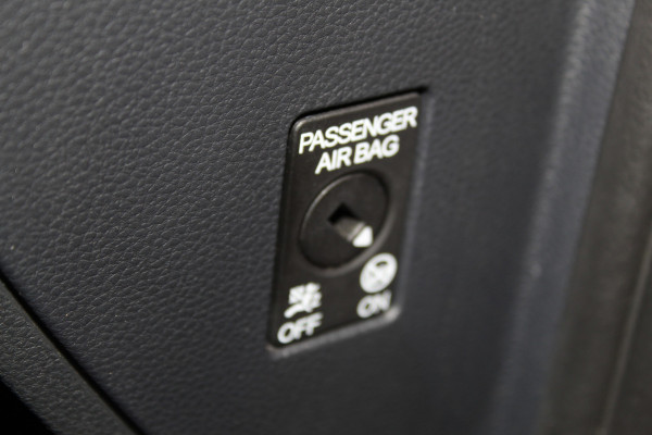 Seat Arona 1.0-115pk TSI Xcellence Business Intense AUTOMAAT ! Gun uzelf het plezier en comfort van een automaat ! Autm. airco dual, cruise cntrl, LM wielen, keyless entry-keyless go, camera, parkeersensoren v en a, dodehoek ass., LED verl., navigatie, telefoonvoorb. etc