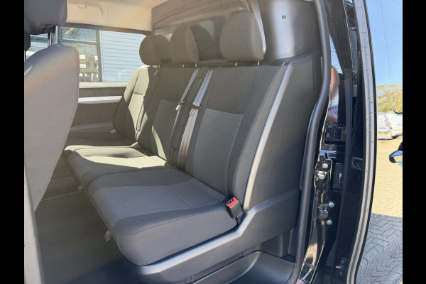 Peugeot Expert 2.0 BlueHDI 177pk automaat S&S L3H1 DC 5 persoons / vaste prijs rijklaar € 27.950 ex btw / lease vanaf € 456 / dubbele schuifdeur / euro 6 / bpm vrij / airco / cruise / navi / trekhaak !