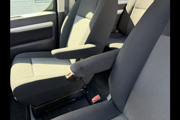 Peugeot Expert 2.0 BlueHDI 177pk automaat S&S L3H1 DC 5 persoons / vaste prijs rijklaar € 27.950 ex btw / lease vanaf € 456 / dubbele schuifdeur / euro 6 / bpm vrij / airco / cruise / navi / trekhaak !