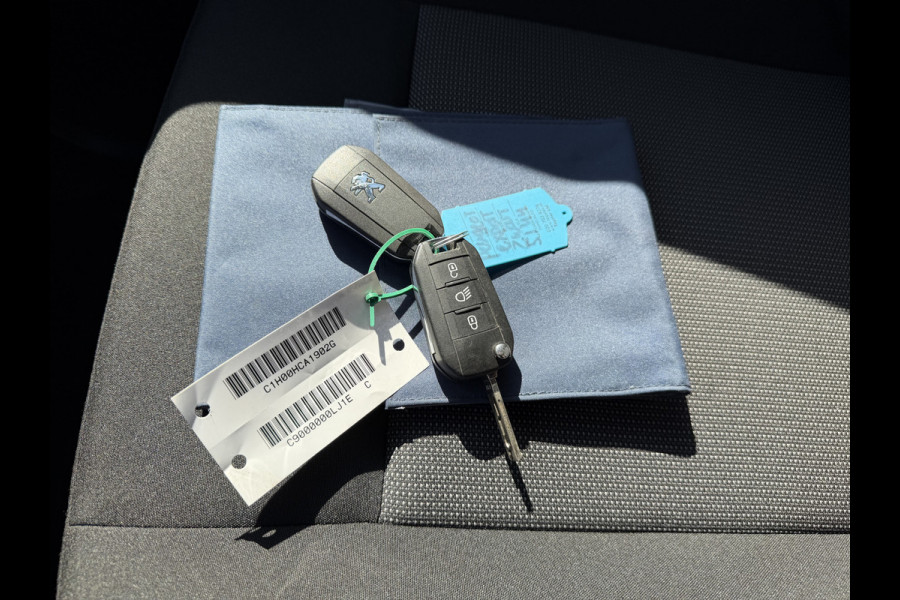 Peugeot Expert 2.0 BlueHDI 177pk automaat S&S L3H1 DC 5 persoons / vaste prijs rijklaar € 27.950 ex btw / lease vanaf € 456 / dubbele schuifdeur / euro 6 / bpm vrij / airco / cruise / navi / trekhaak !