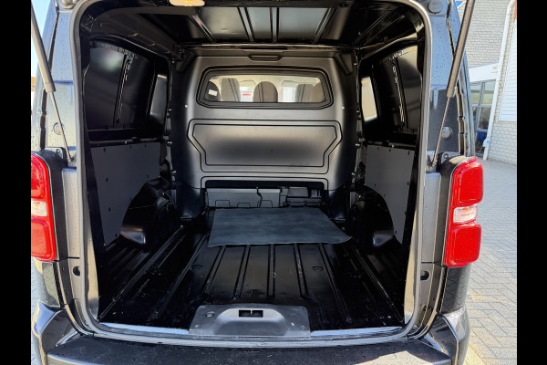 Peugeot Expert 2.0 BlueHDI 177pk automaat S&S L3H1 DC 5 persoons / vaste prijs rijklaar € 27.950 ex btw / lease vanaf € 456 / dubbele schuifdeur / euro 6 / bpm vrij / airco / cruise / navi / trekhaak !