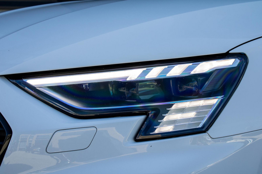 Audi A3 Sportback 40 TFSIe Sline Pano Maxton Diffuser Matrix Camera Sfeerverlichting