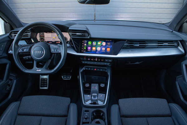 Audi A3 Sportback 40 TFSIe Sline Pano Maxton Diffuser Matrix Camera Sfeerverlichting