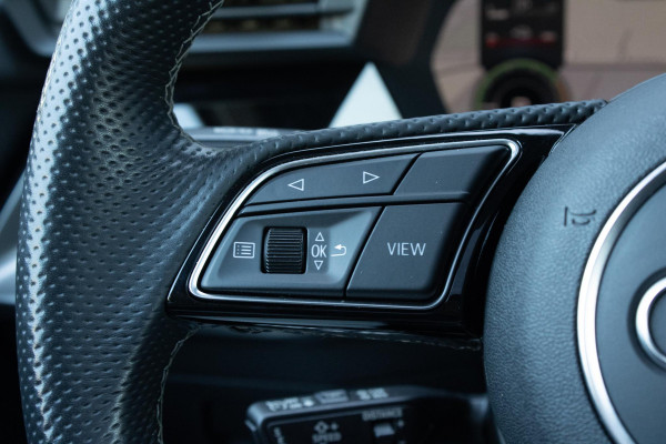 Audi A3 Sportback 40 TFSIe Sline Pano Maxton Diffuser Matrix Camera Sfeerverlichting