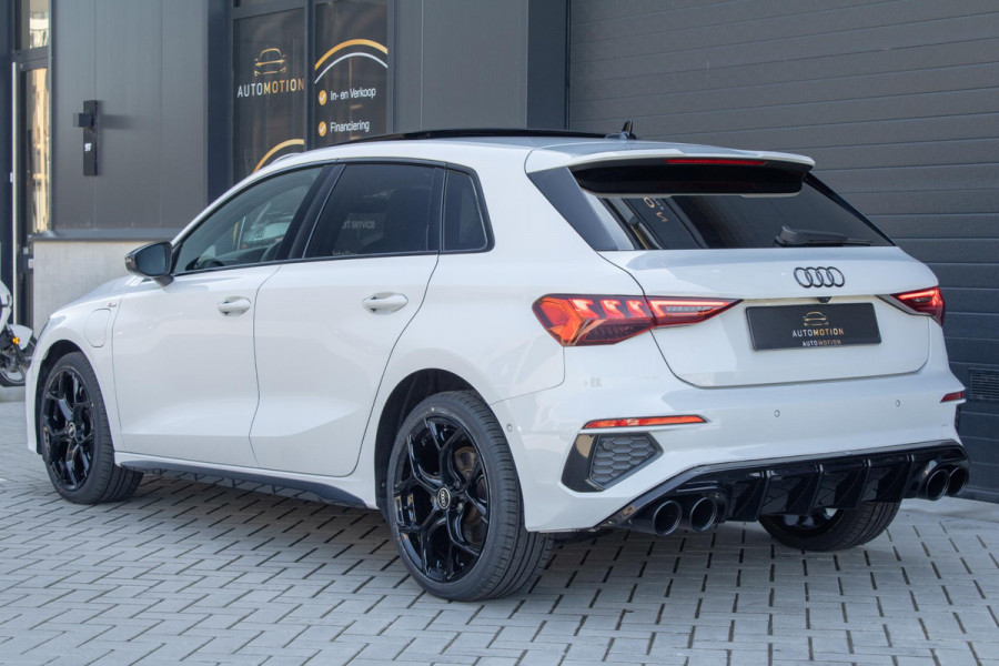 Audi A3 Sportback 40 TFSIe Sline Pano Maxton Diffuser Matrix Camera Sfeerverlichting