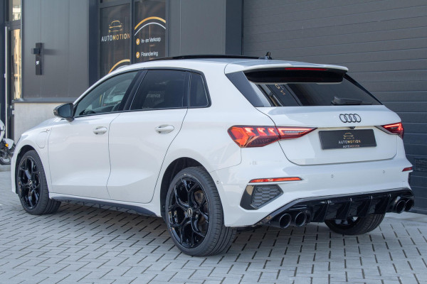 Audi A3 Sportback 40 TFSIe Sline Pano Maxton Diffuser Matrix Camera Sfeerverlichting