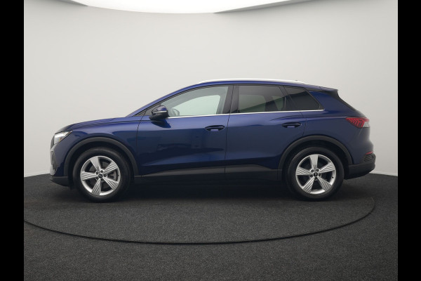 Audi Q4 e-tron 40 Advanced edition 77 kWh 204pk Dealer O.H. | S-Line Interieur | Trekhaak Af Fabriek | Adaptive Cruise | Camera | Blis | Sportstoelen Verwarmd | Apple Carplay | Navigatie | DAB |
