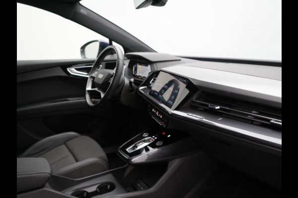 Audi Q4 e-tron 40 Advanced edition 77 kWh 204pk Dealer O.H. | S-Line Interieur | Trekhaak Af Fabriek | Adaptive Cruise | Camera | Blis | Sportstoelen Verwarmd | Apple Carplay | Navigatie | DAB |