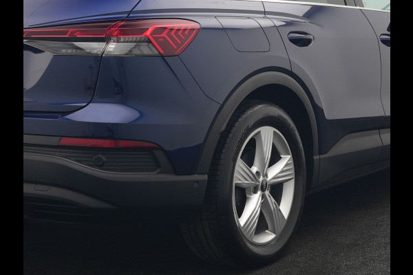 Audi Q4 e-tron 40 Advanced edition 77 kWh 204pk Dealer O.H. | S-Line Interieur | Trekhaak Af Fabriek | Adaptive Cruise | Camera | Blis | Sportstoelen Verwarmd | Apple Carplay | Navigatie | DAB |