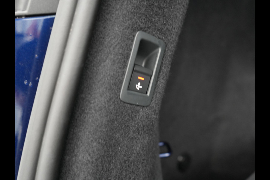 Audi Q4 e-tron 40 Advanced edition 77 kWh 204pk Dealer O.H. | S-Line Interieur | Trekhaak Af Fabriek | Adaptive Cruise | Camera | Blis | Sportstoelen Verwarmd | Apple Carplay | Navigatie | DAB |