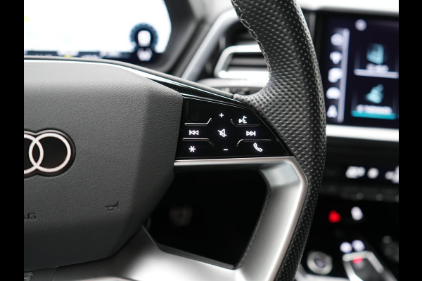Audi Q4 e-tron 40 Advanced edition 77 kWh 204pk Dealer O.H. | S-Line Interieur | Trekhaak Af Fabriek | Adaptive Cruise | Camera | Blis | Sportstoelen Verwarmd | Apple Carplay | Navigatie | DAB |