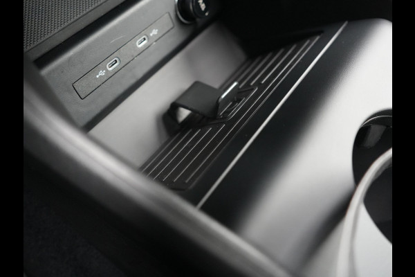 Audi Q4 e-tron 40 Advanced edition 77 kWh 204pk Dealer O.H. | S-Line Interieur | Trekhaak Af Fabriek | Adaptive Cruise | Camera | Blis | Sportstoelen Verwarmd | Apple Carplay | Navigatie | DAB |