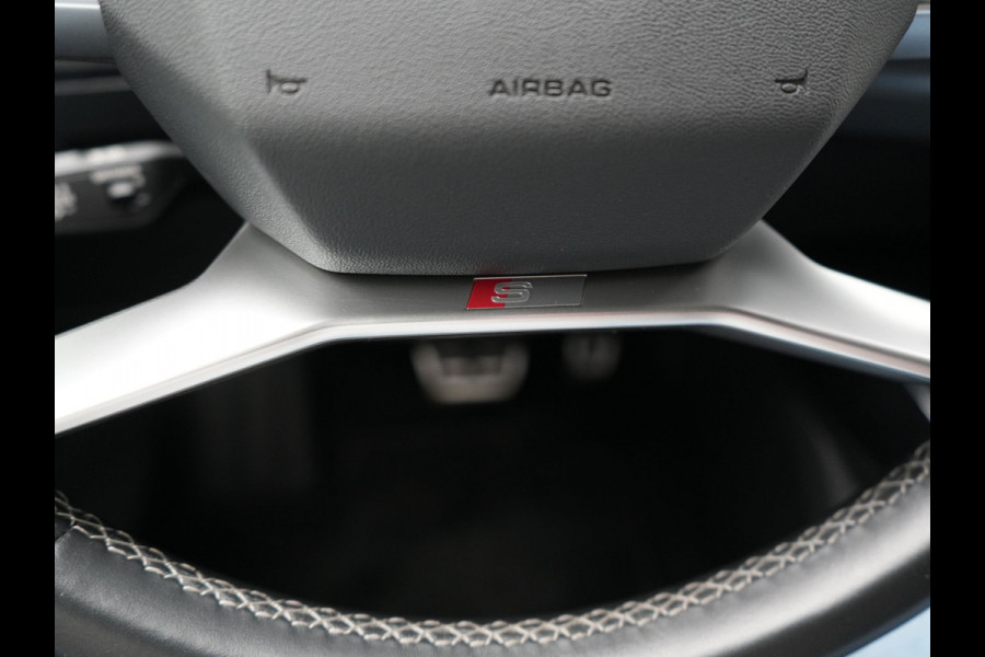 Audi Q4 e-tron 40 Advanced edition 77 kWh 204pk Dealer O.H. | S-Line Interieur | Trekhaak Af Fabriek | Adaptive Cruise | Camera | Blis | Sportstoelen Verwarmd | Apple Carplay | Navigatie | DAB |