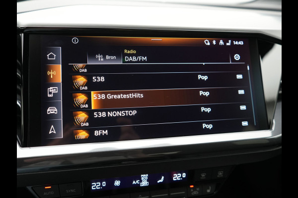 Audi Q4 e-tron 40 Advanced edition 77 kWh 204pk Dealer O.H. | S-Line Interieur | Trekhaak Af Fabriek | Adaptive Cruise | Camera | Blis | Sportstoelen Verwarmd | Apple Carplay | Navigatie | DAB |