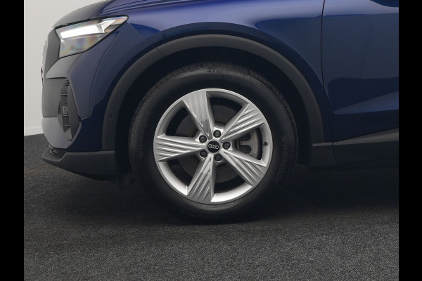 Audi Q4 e-tron 40 Advanced edition 77 kWh 204pk Dealer O.H. | S-Line Interieur | Trekhaak Af Fabriek | Adaptive Cruise | Camera | Blis | Sportstoelen Verwarmd | Apple Carplay | Navigatie | DAB |