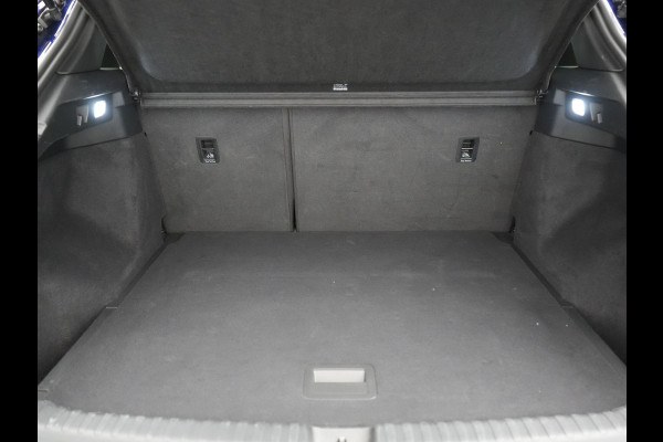 Audi Q4 e-tron 40 Advanced edition 77 kWh 204pk Dealer O.H. | S-Line Interieur | Trekhaak Af Fabriek | Adaptive Cruise | Camera | Blis | Sportstoelen Verwarmd | Apple Carplay | Navigatie | DAB |