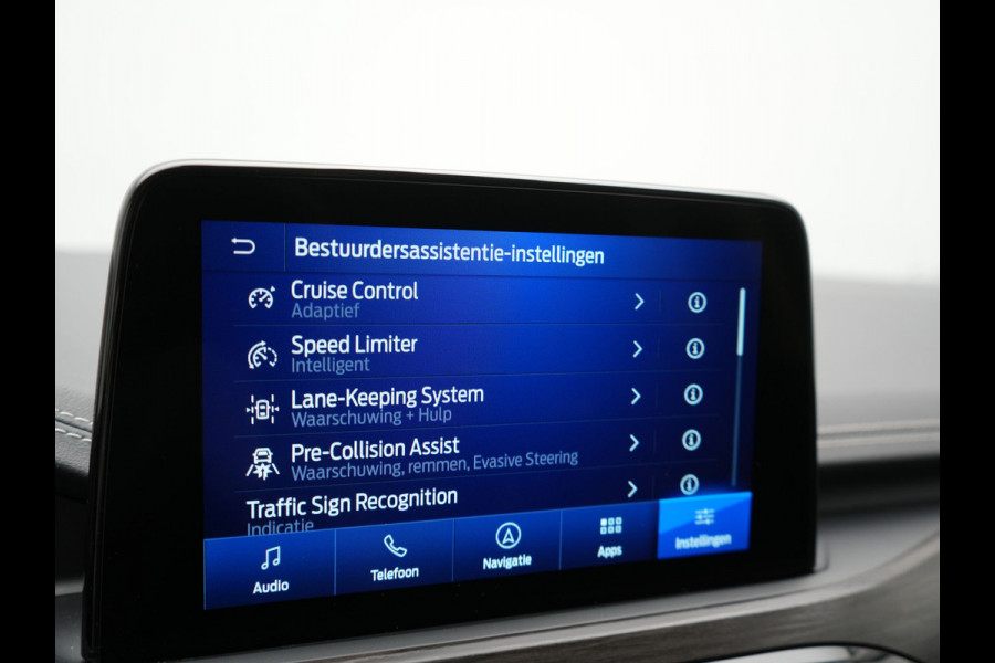 Ford Kuga 2.5 Vignale PHEV 225pk Dealer O.H. | Trekhaak Af Fabriek | Adaptive Cruise | Head Up | 360 Camera | Bang & Olufsen | Lederen Sportstoelen Memory & Verwarmd | Keyless | Blis | Stuur Verwarmd | Apple Carplay | Navigatie | DAB |  Plug In Hybrid |