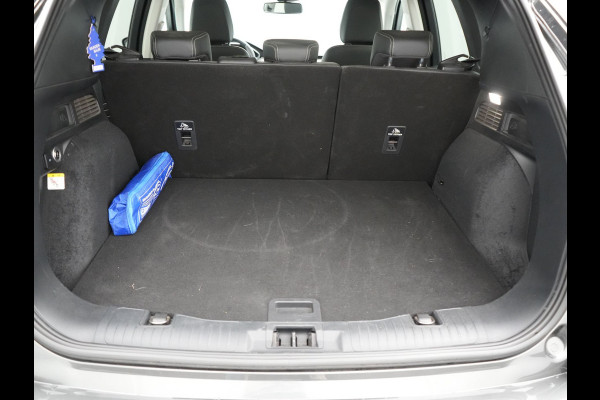 Ford Kuga 2.5 Vignale PHEV 225pk Dealer O.H. | Trekhaak Af Fabriek | Adaptive Cruise | Head Up | 360 Camera | Bang & Olufsen | Lederen Sportstoelen Memory & Verwarmd | Keyless | Blis | Stuur Verwarmd | Apple Carplay | Navigatie | DAB |  Plug In Hybrid |
