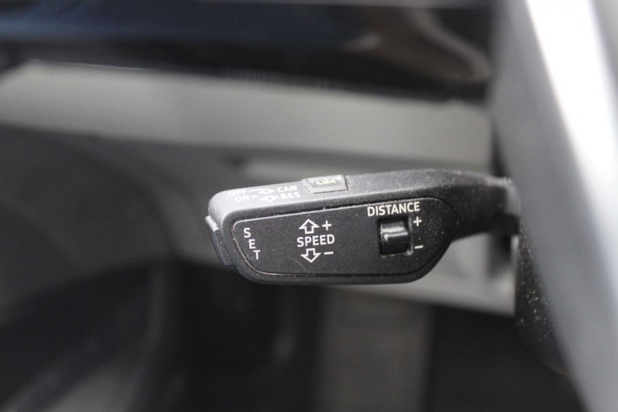 Audi e-tron e-tron 55 quattro advanced Pro Line Plus 95 kWh / Full option! / Trekhaak / Panoramadak / 360Camera / Head-up / B&O / Keyless / 21'' / Softclose / Stoelmassage / Luxe Leder / Nachtzicht / DAB / ACC