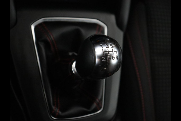 Ford Focus 1.0 EcoBoost Hybrid ST Line X | Stoel & stuurverwarming | Adaptive cruise | Camera | Navigatie | Carplay | B&O Sound | Full LED | Digital Cockpit | Climate control