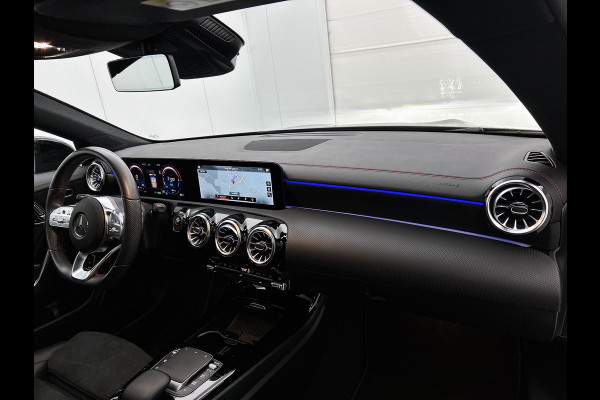 Mercedes-Benz CLA-Klasse 250 e AMG Plug-In Hybride AMG Line | Panorama Schuif-Kanteldak | 19 Inch AMG Velgen. Inclusief 24 maanden Mercedes-Benz Certified garantie voor Europa.