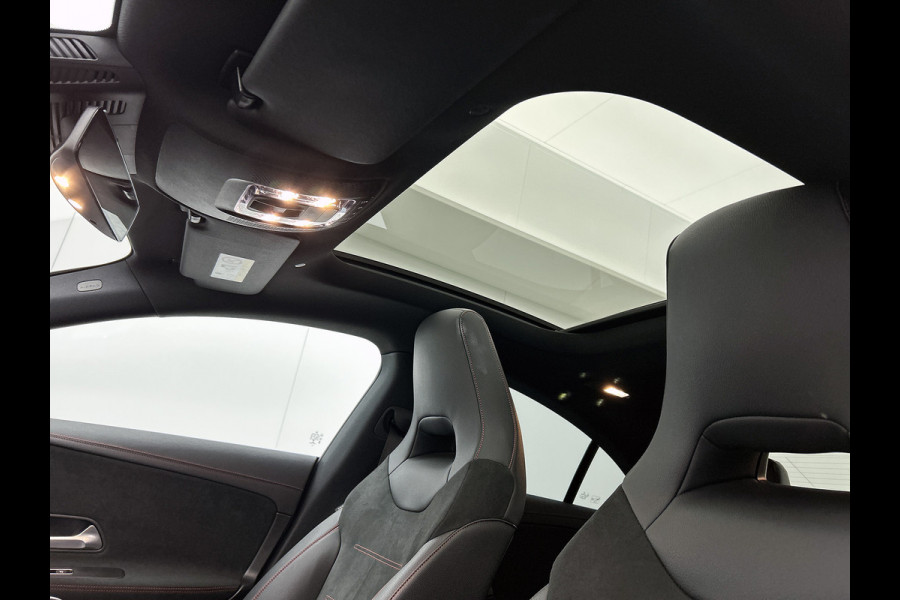 Mercedes-Benz CLA-Klasse 250 e AMG Plug-In Hybride AMG Line | Panorama Schuif-Kanteldak | 19 Inch AMG Velgen. Inclusief 24 maanden Mercedes-Benz Certified garantie voor Europa.