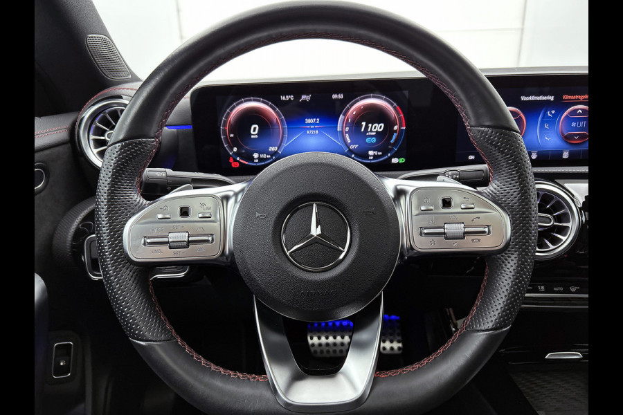Mercedes-Benz CLA-Klasse 250 e AMG Plug-In Hybride AMG Line | Panorama Schuif-Kanteldak | 19 Inch AMG Velgen. Inclusief 24 maanden Mercedes-Benz Certified garantie voor Europa.