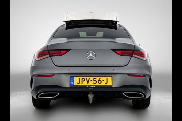 Mercedes-Benz CLA-Klasse 250 e AMG Plug-In Hybride AMG Line | Panorama Schuif-Kanteldak | 19 Inch AMG Velgen. Inclusief 24 maanden Mercedes-Benz Certified garantie voor Europa.