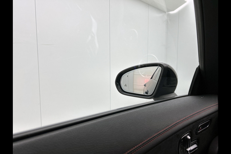 Mercedes-Benz CLA-Klasse 250 e AMG Plug-In Hybride AMG Line | Panorama Schuif-Kanteldak | 19 Inch AMG Velgen. Inclusief 24 maanden Mercedes-Benz Certified garantie voor Europa.