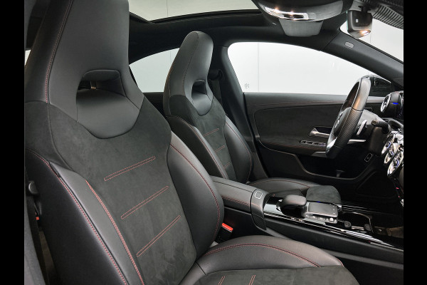 Mercedes-Benz CLA-Klasse 250 e AMG Plug-In Hybride AMG Line | Panorama Schuif-Kanteldak | 19 Inch AMG Velgen. Inclusief 24 maanden Mercedes-Benz Certified garantie voor Europa.