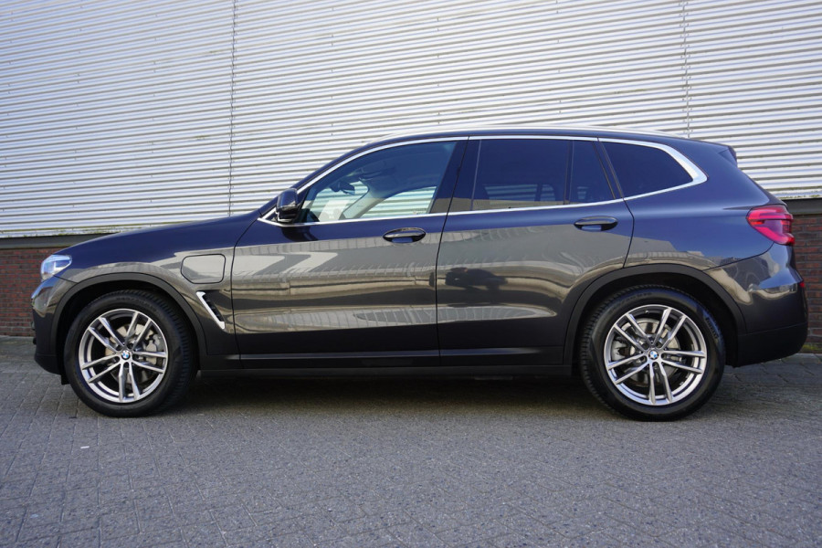 BMW X3 xDrive30e eDrive/Leer/Sporstoelen/Dealeronderhoud/ SOH 92%/Harman-Kardon.