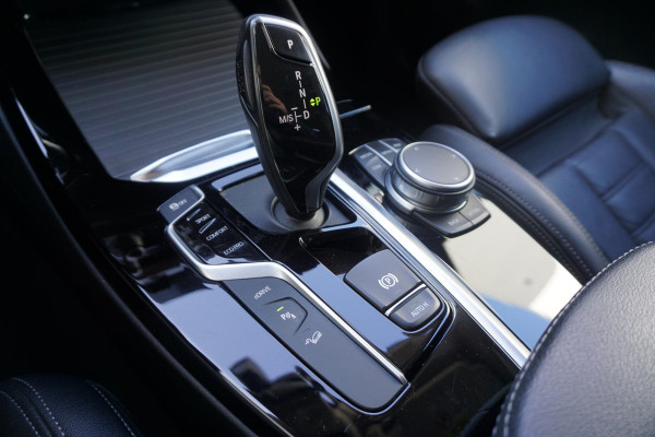 BMW X3 xDrive30e eDrive/Leer/Sporstoelen/Dealeronderhoud/ SOH 92%/Harman-Kardon.