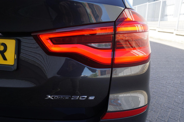 BMW X3 xDrive30e eDrive/Leer/Sporstoelen/Dealeronderhoud/ SOH 92%/Harman-Kardon.