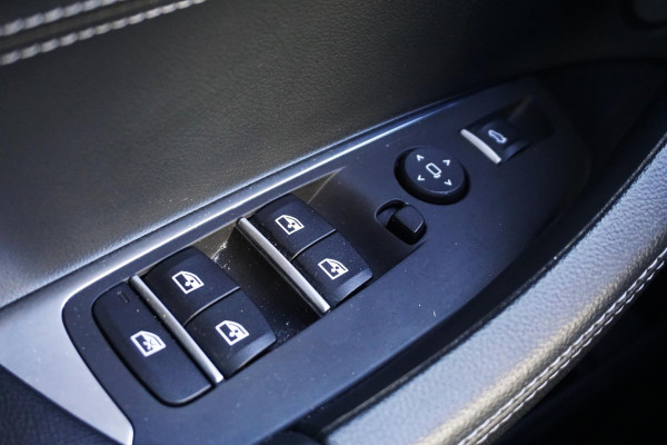 BMW X3 xDrive30e eDrive/Leer/Sporstoelen/Dealeronderhoud/ SOH 92%/Harman-Kardon.