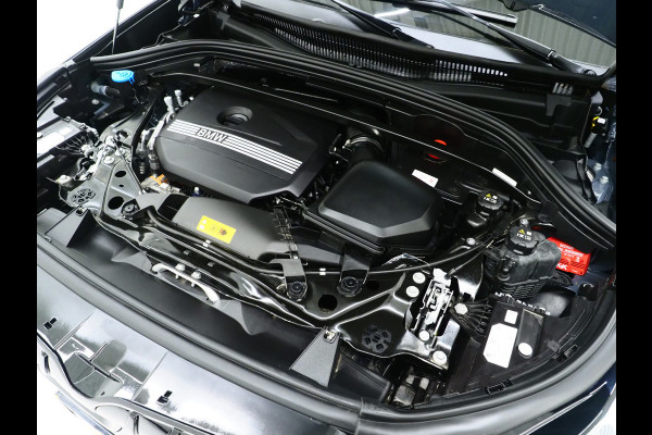 BMW X1 xDrive25e Individual | Panoramadak | Leder | Camera | Keyless | Cruise | Virtual | DAB | Carplay