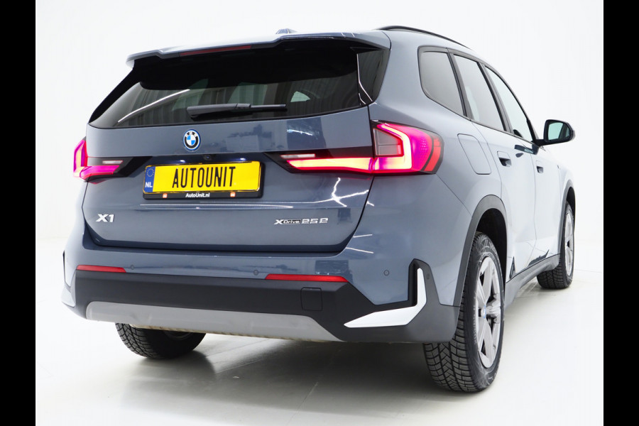BMW X1 xDrive25e Individual | Panoramadak | Leder | Camera | Keyless | Cruise | Virtual | DAB | Carplay