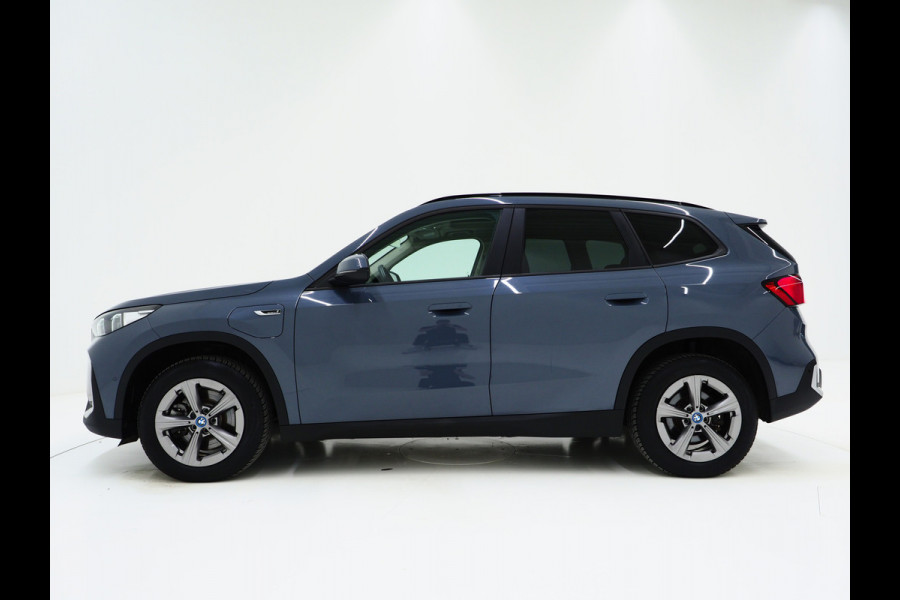 BMW X1 xDrive25e Individual | Panoramadak | Leder | Camera | Keyless | Cruise | Virtual | DAB | Carplay