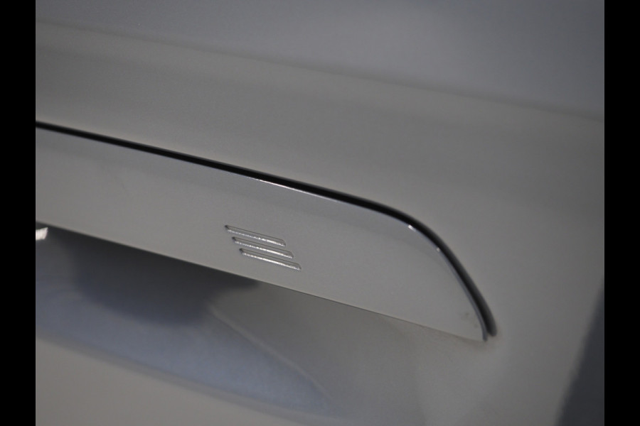 BMW X1 xDrive25e Individual | Panoramadak | Leder | Camera | Keyless | Cruise | Virtual | DAB | Carplay