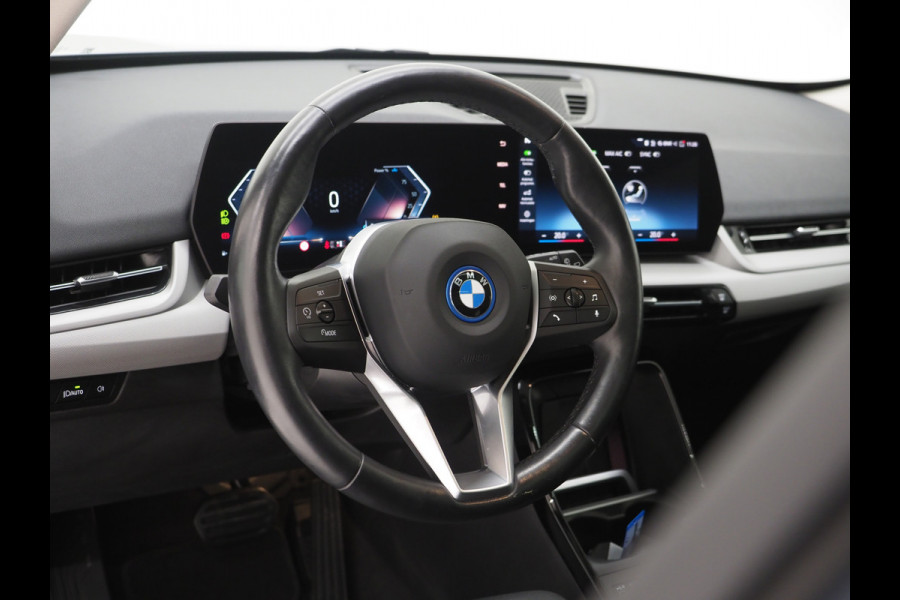 BMW X1 xDrive25e Individual | Panoramadak | Leder | Camera | Keyless | Cruise | Virtual | DAB | Carplay