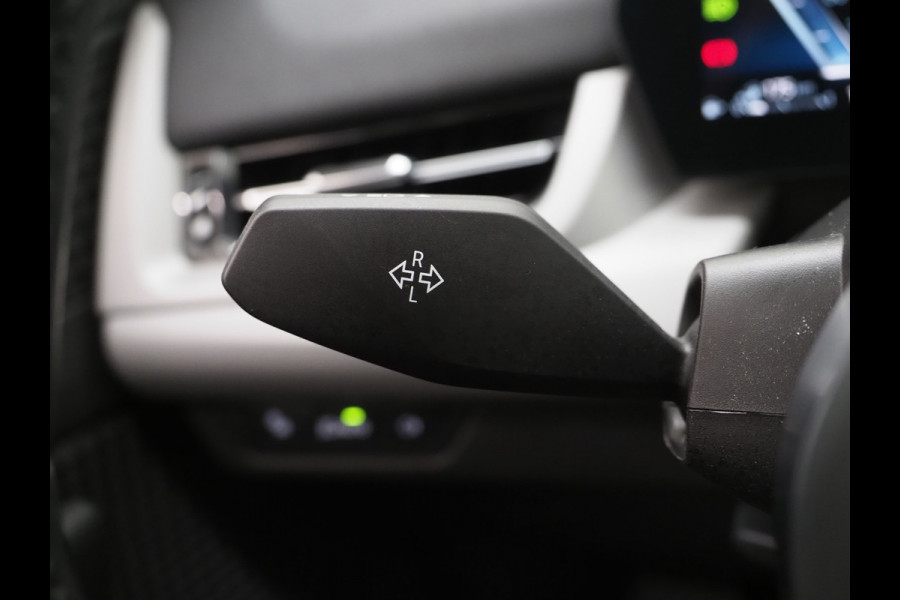 BMW X1 xDrive25e Individual | Panoramadak | Leder | Camera | Keyless | Cruise | Virtual | DAB | Carplay