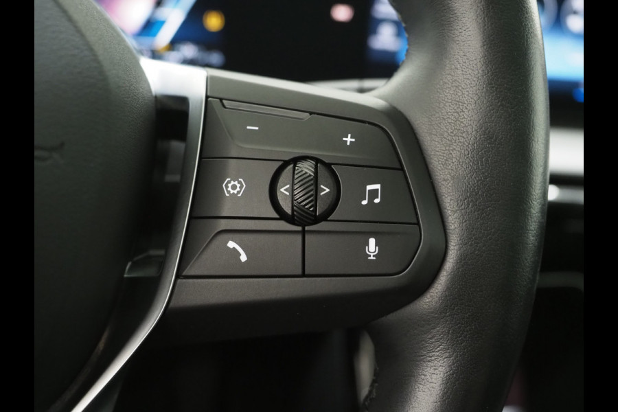 BMW X1 xDrive25e Individual | Panoramadak | Leder | Camera | Keyless | Cruise | Virtual | DAB | Carplay