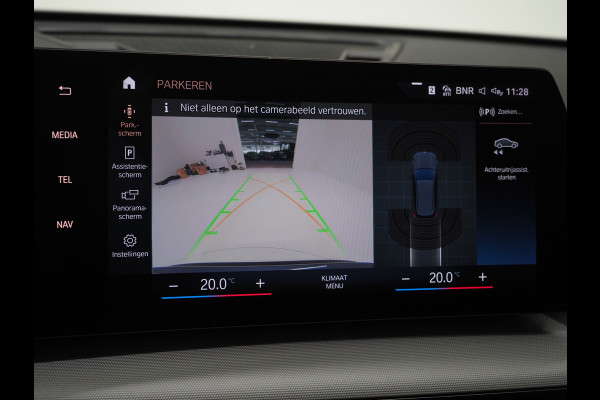 BMW X1 xDrive25e Individual | Panoramadak | Leder | Camera | Keyless | Cruise | Virtual | DAB | Carplay