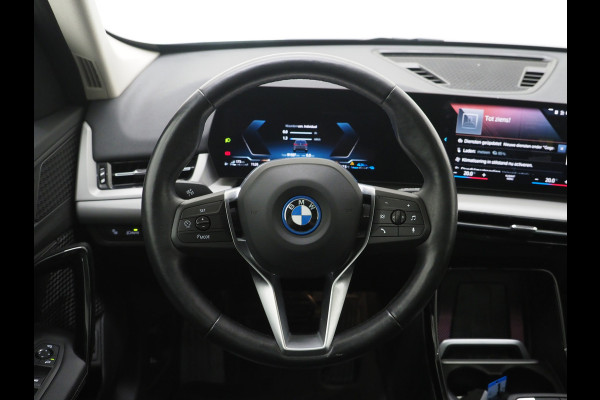 BMW X1 xDrive25e Individual | Panoramadak | Leder | Camera | Keyless | Cruise | Virtual | DAB | Carplay