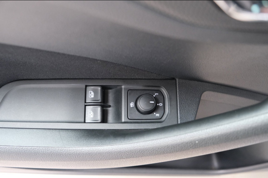 Škoda SCALA 1.0 TSI Ambition - N.A.P. Airco, Carplay, Cruise, PDC.