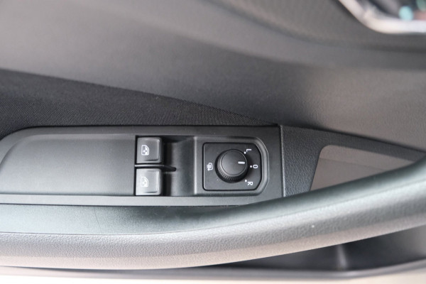 Škoda SCALA 1.0 TSI Ambition - N.A.P. Airco, Carplay, Cruise, PDC.