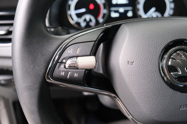 Škoda SCALA 1.0 TSI Ambition - N.A.P. Airco, Carplay, Cruise, PDC.