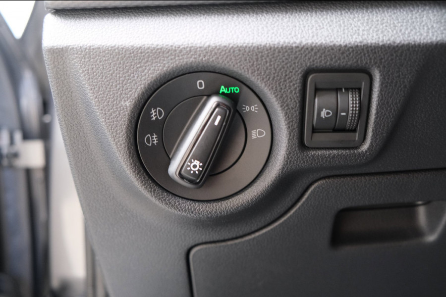 Škoda SCALA 1.0 TSI Ambition - N.A.P. Airco, Carplay, Cruise, PDC.