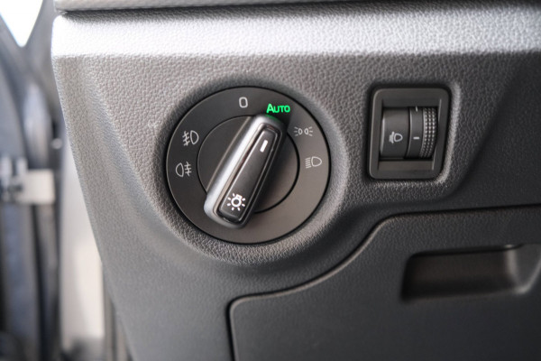 Škoda SCALA 1.0 TSI Ambition - N.A.P. Airco, Carplay, Cruise, PDC.