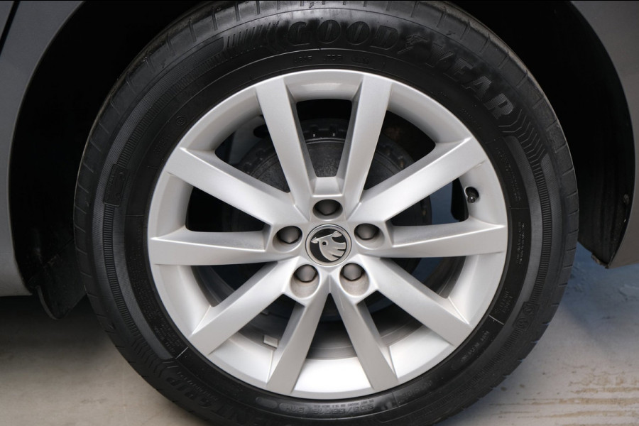 Škoda SCALA 1.0 TSI Ambition - N.A.P. Airco, Carplay, Cruise, PDC.