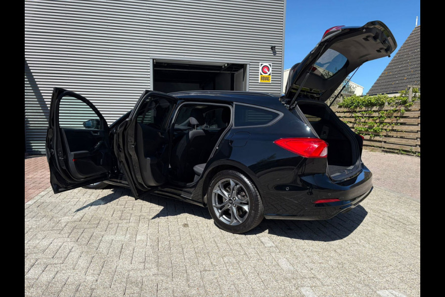 Ford FOCUS Wagon 1.0 EcoBoost ST Line Automaat Weinig KM